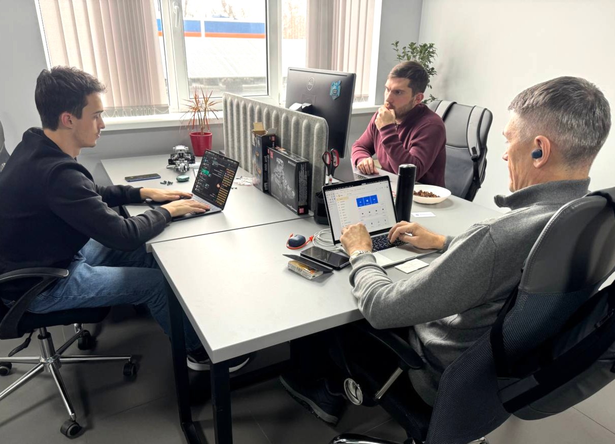 Команда Webdelo за работой
